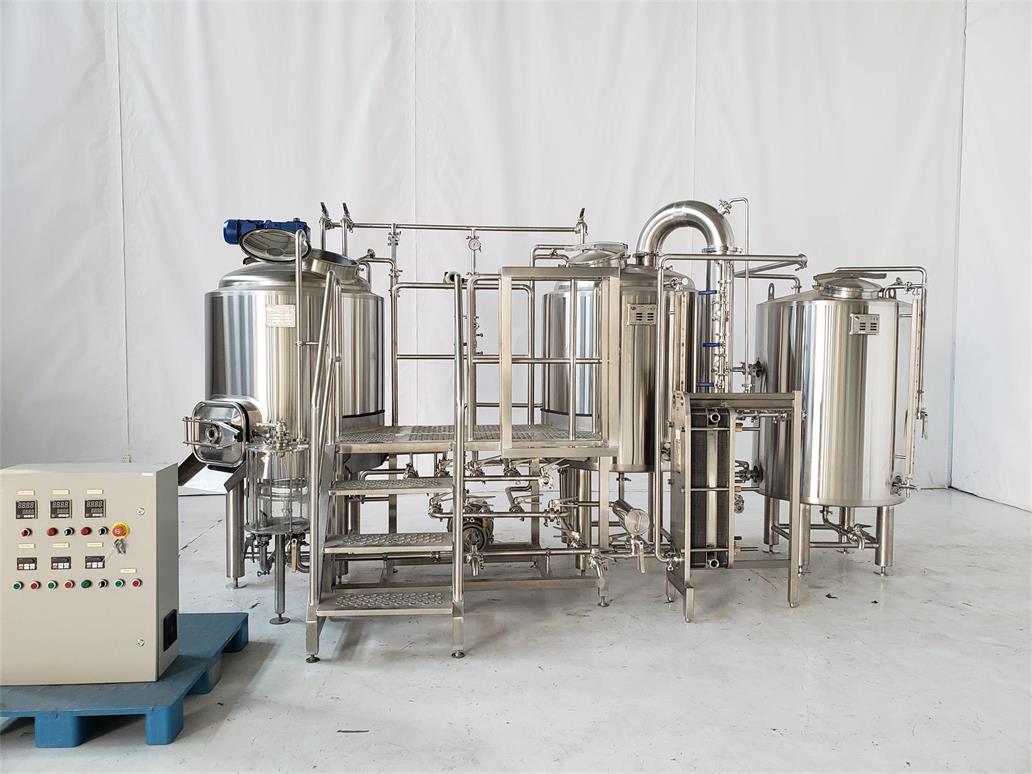 <b>Пивоварня, минипивзаводы цена 500л перевозка в Беларусь</b>